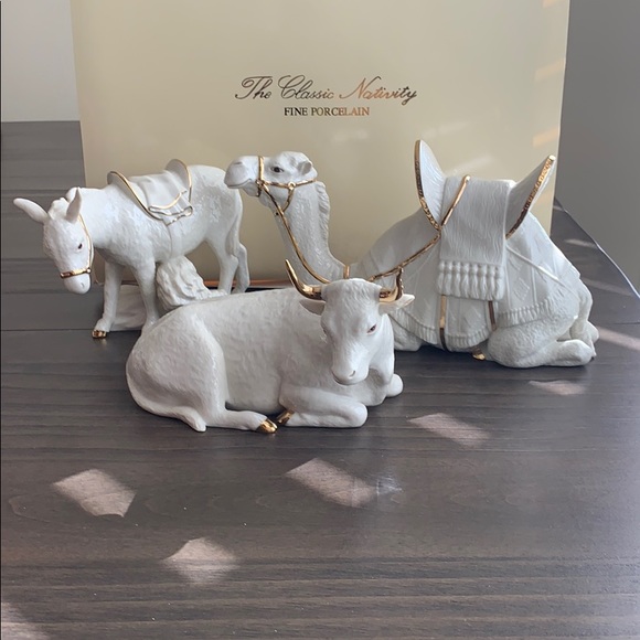 Lenox Other - LENOX 1995 CLASSIC NATIVITY ANIMALS
